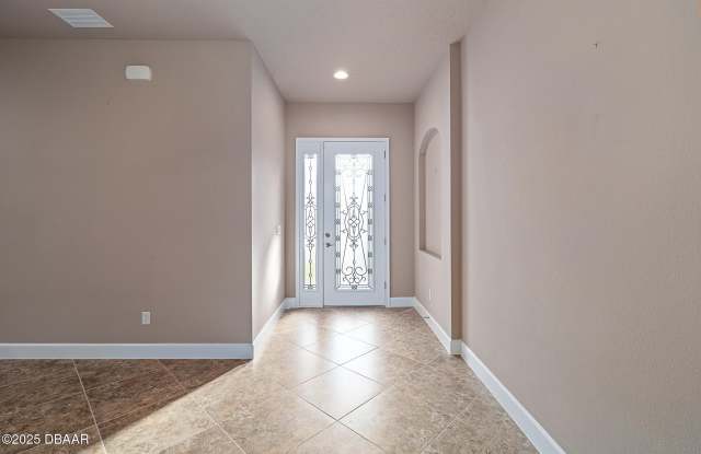 829 Pinewood Drive Gallery 4