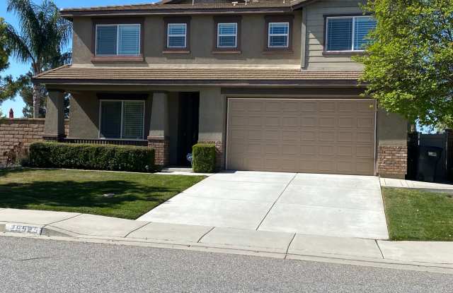 Executive Pool Home in Menifee - AVAILABLE! Gallery 3