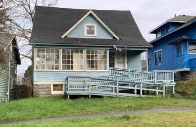 Pre-leasing Today, 4 Bedroom Home in the York Neighborhood photos photos