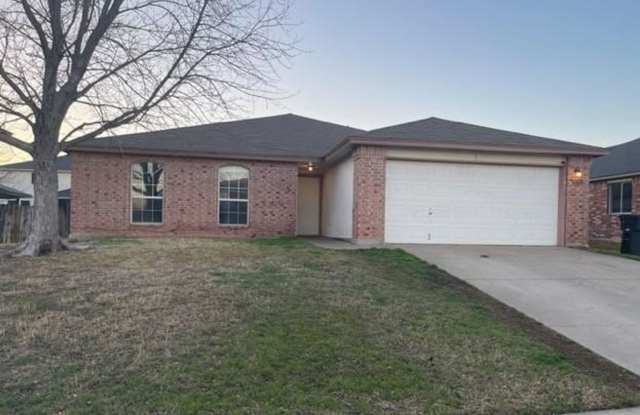 4 bedroom 2 bathroom house! HOUSING ACCEPTED! photos photos