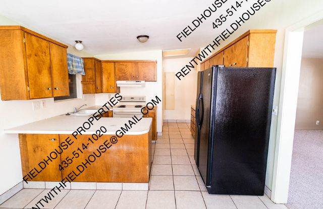 1077 Rose Street photos photos