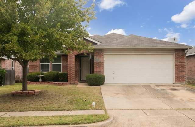 1961 Lariat Drive - 1961 Lariat Drive, Fort Worth, TX 76247