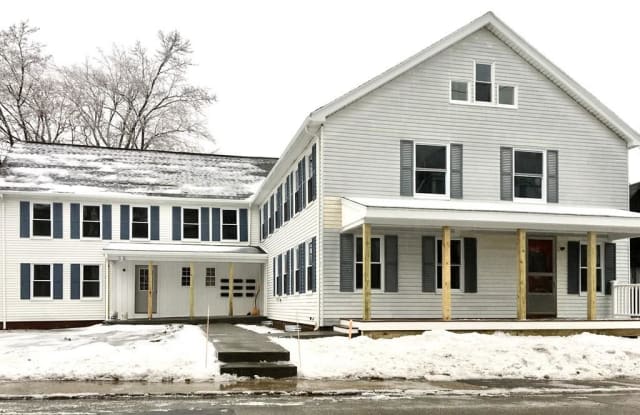 102 Vernon St - 102 Vernon Street, Gardner, MA 01440
