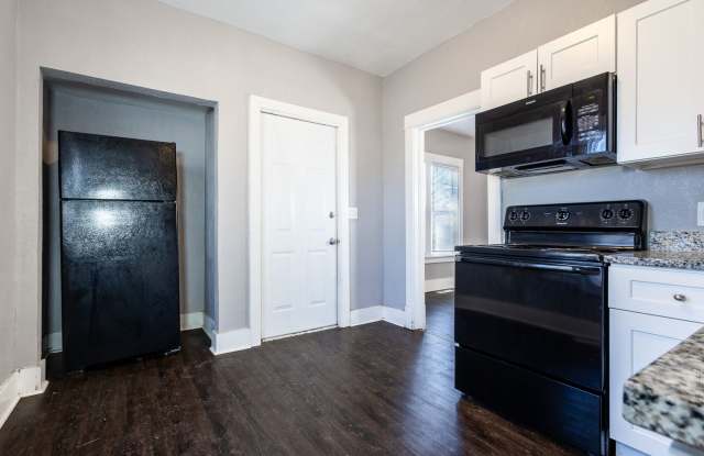 Cozy Single-Family Home with Spacious Back Yard! photos photos