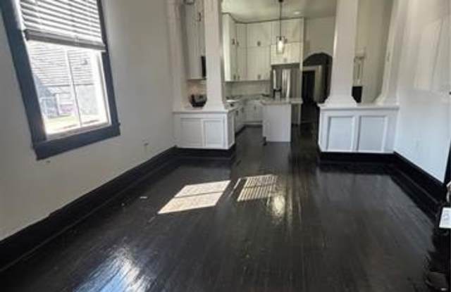 1930 ARTS Street Gallery 2