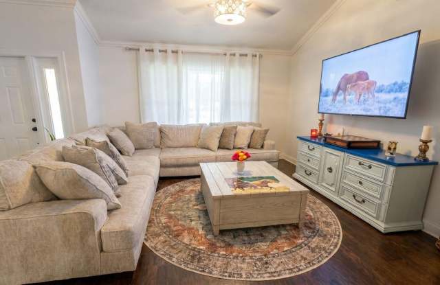 1532 Primrose Lane Gallery 4