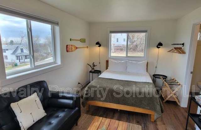 923 E Central Entrance Drive - 4 photos photos