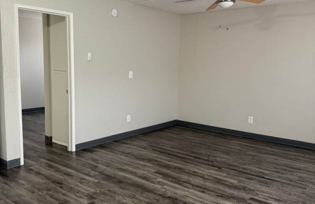 **MOVE IN SPECIAL**  Come and apply today!! Gallery 2