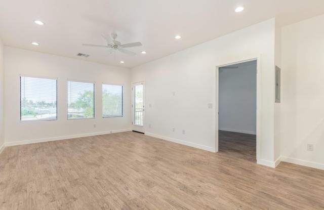 2063 E Lemon Gallery 3