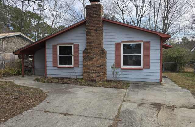 Charming Cottage Living in a Convenient Location photos photos