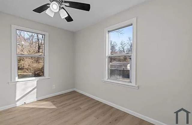 Charming 3 Bed, 1 Bath Home for Rent Gallery 4