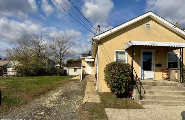 672 Shore Concourse unit: B - 672 Shore Concourse, Cliffwood Beach, NJ 07735