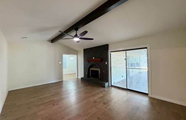 3BR / 2BA House + Bonus Room in Waco, Texas Gallery 3
