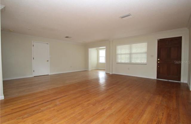 1757 DOUGLAS AVENUE Gallery 3