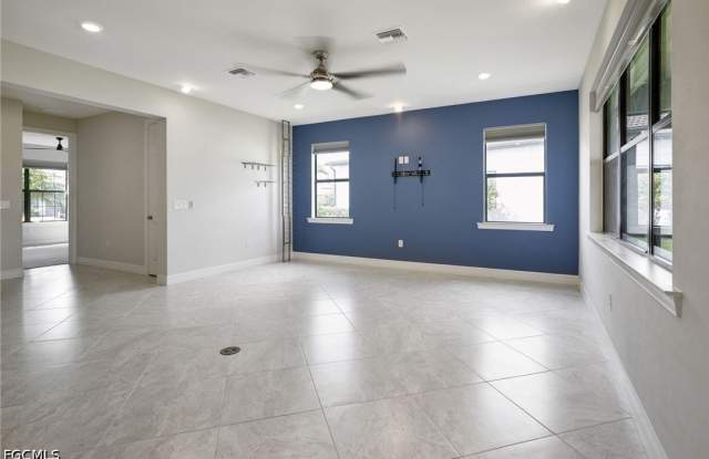 11752 Bowes Circle Gallery 4