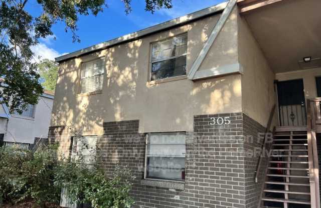 305 E Whitehall Ct photos photos