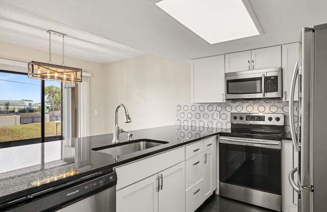 1011 Clearmont Street NE Unit 102-2 photos photos