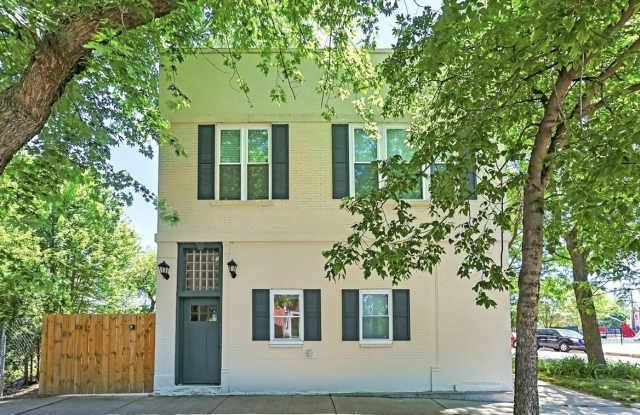 3001 N Sawyer Avenue photos photos