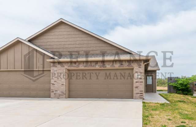 4809 North Hillside Court Gallery 1