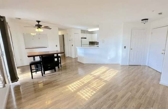 1310 Sheridan Place Gallery 4