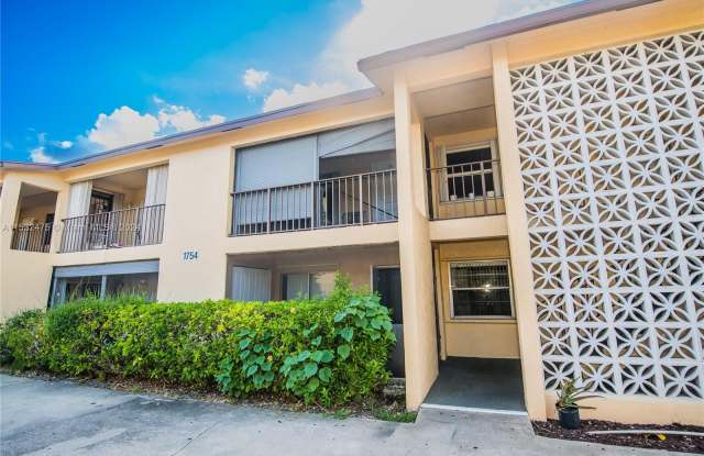 1754 N 2nd Ave N - 1754 2nd Avenue North, Lake Worth, FL 33460