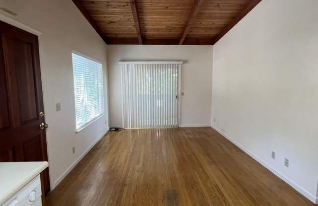 6-Month Lease only – Charming West Petaluma Accessory Unit photos photos