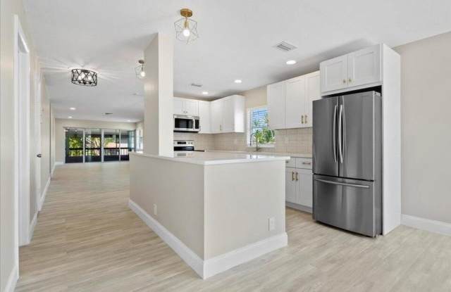 13921 Royal Palm Court photos photos