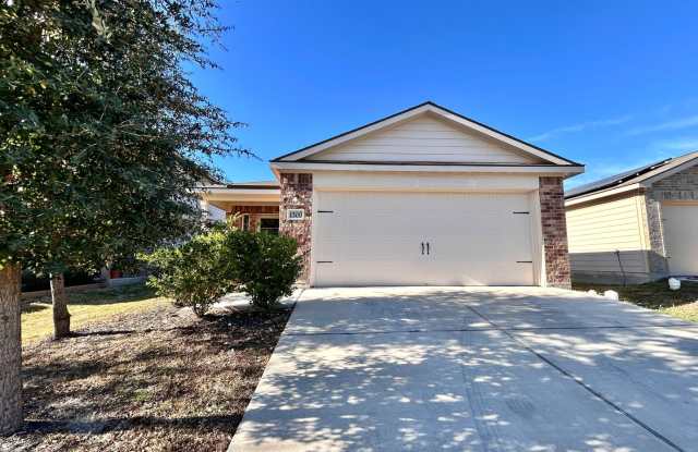 Comfortable 3 Bed / 2 Bath Home with Washer  Dryer and 2-Car Garage photos photos