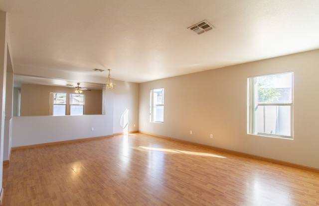 Wonderful property on corner lot!! Gallery 4