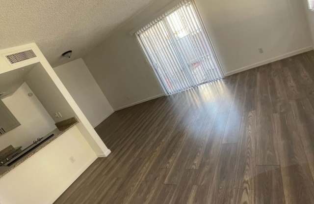 6726 W MONTEROSA Street Gallery 3