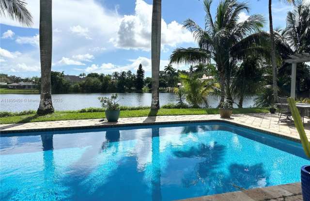 960 Bayberry Point Drive, Plantation, FL 33324 Gallery 4