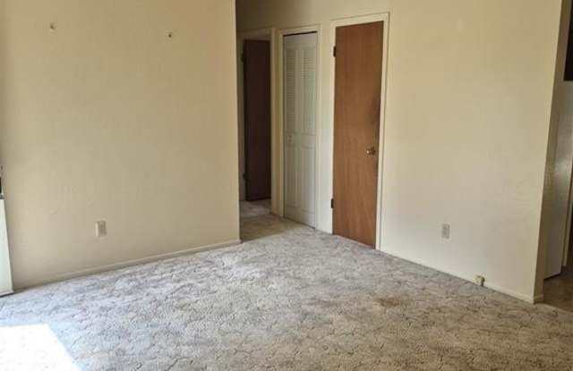 3550 Ironwood Place Gallery 4
