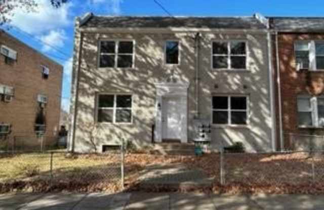 3414 MINNESOTA AVE SE #4 photos photos