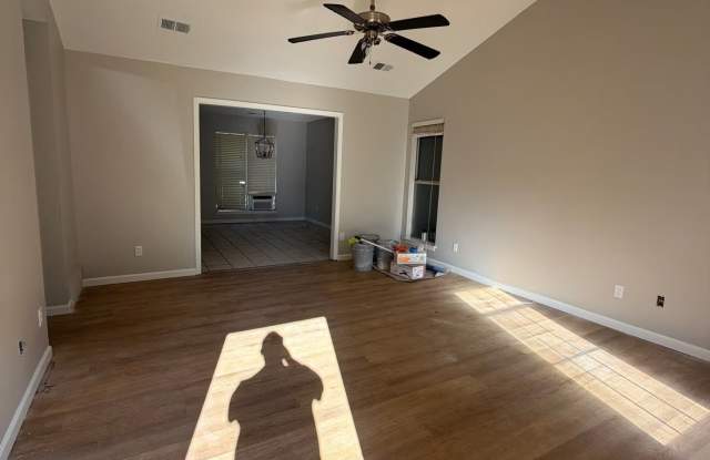 6475 Collinwood Road Gallery 3