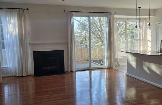 20323 SWALLOW POINT Road Gallery 3