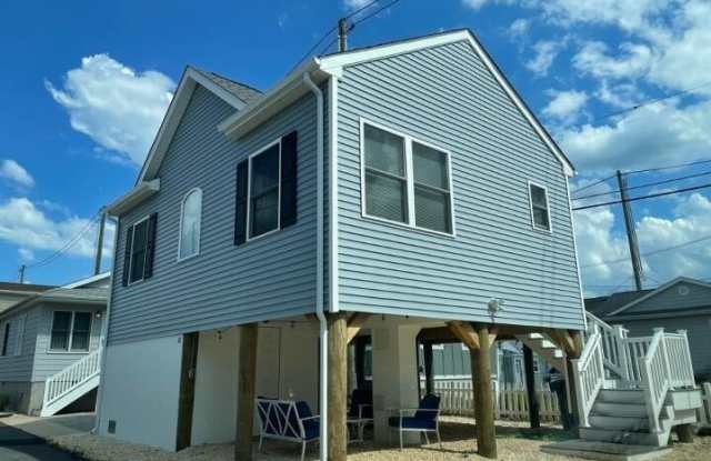121 W Tide Way photos photos