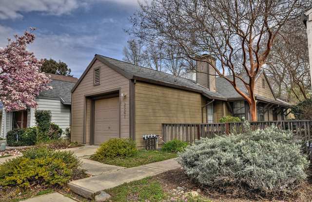 South Natomas One Story with 1 car garage 2 Bed 2 Bath photos photos