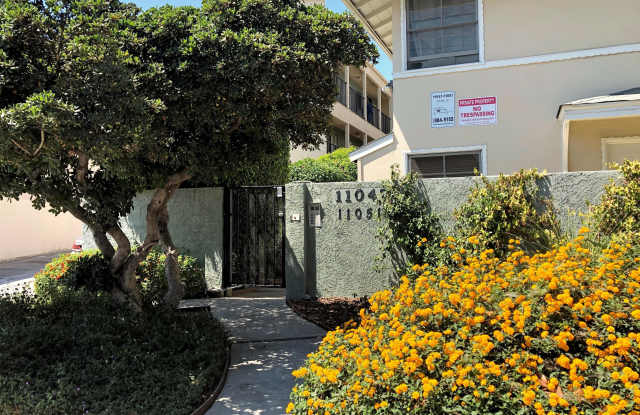 Spacious, bright and HUGE 2bd/1ba + 2 parking spots in North Hollywood!!! photos photos