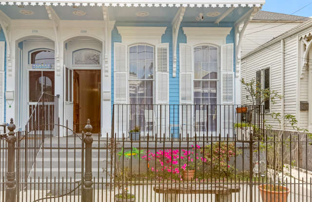 1220 Harmony Street photos photos