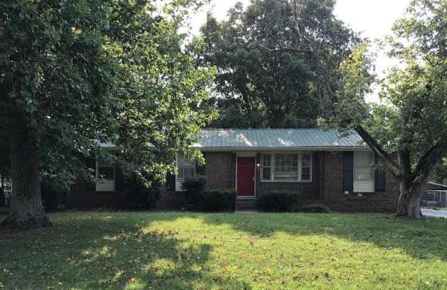 1707 Woodside Dr - 1 photos photos