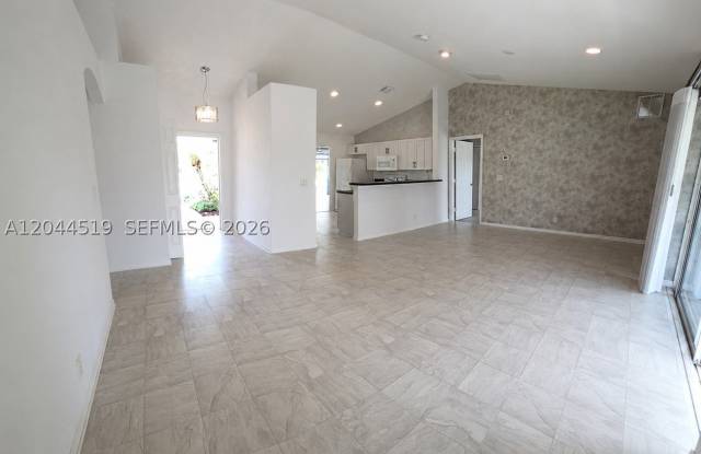 547 High Hawk Cir Gallery 2