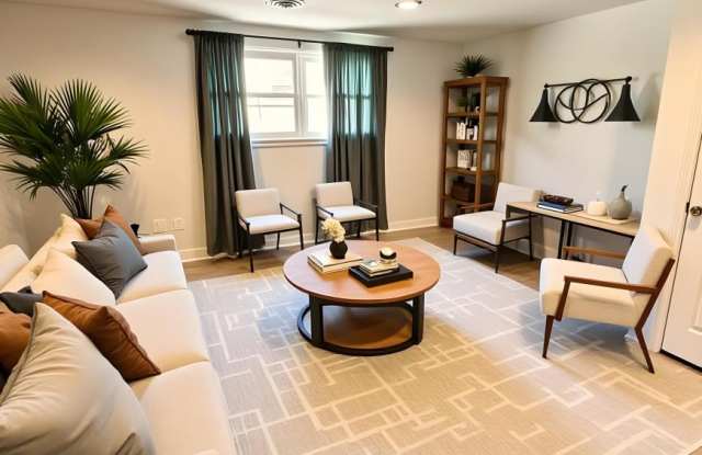 2548 North Southport Ave. photos photos