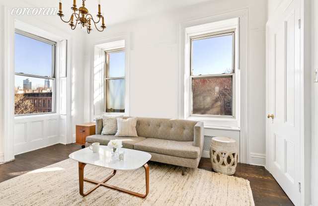 374 Clinton Street Gallery 3