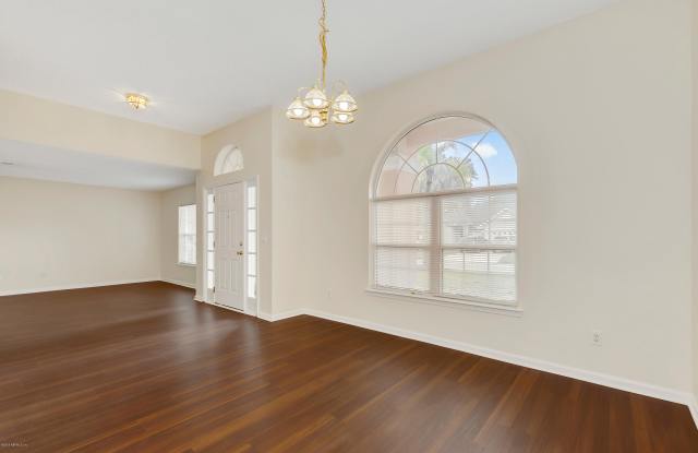 1073 FLORA PARKE DR Gallery 4