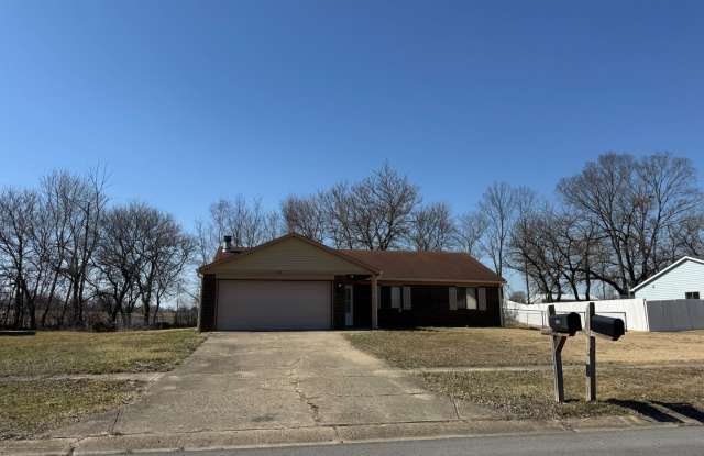 Now showing this 3BR, 2BA home located at 378 Boonesboro Rd., Greenwood, IN - 378 Boonesboro Road, Greenwood, IN 46142
