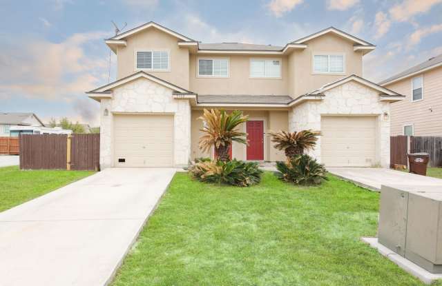 3 bedroom Townhome in NW side for Rent! 50% off first months rent: November 2023 Special! photos photos