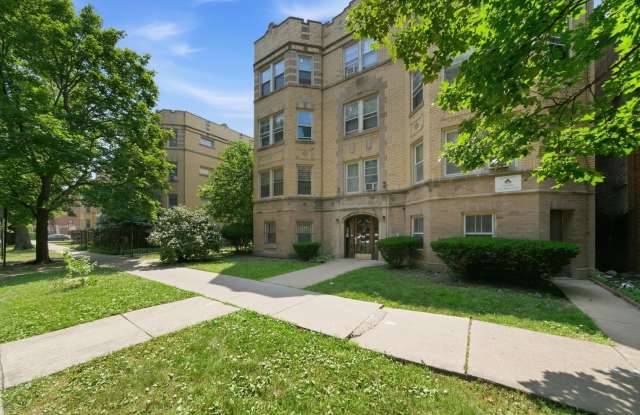 6316 N Artesian Avenue Gallery 1