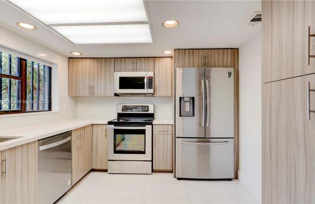 6460 NW 2nd Street, Miami, FL 33126 photos photos