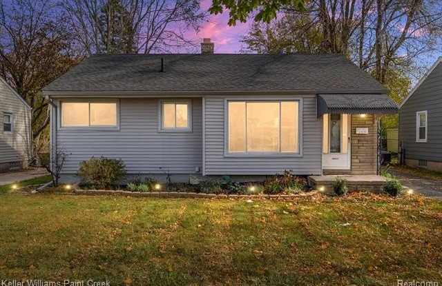 23090 Ithaca Street - 23090 Ithaca Street, Oak Park, MI 48237