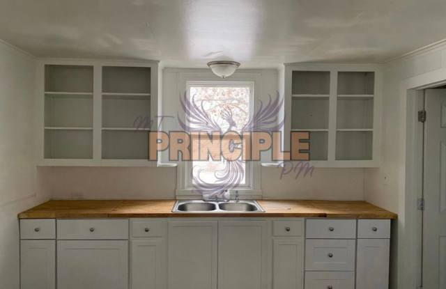 Charming cozy two bedroom house in Anaconda - 310 Chestnut Street, Anaconda-Deer Lodge, MT 59711